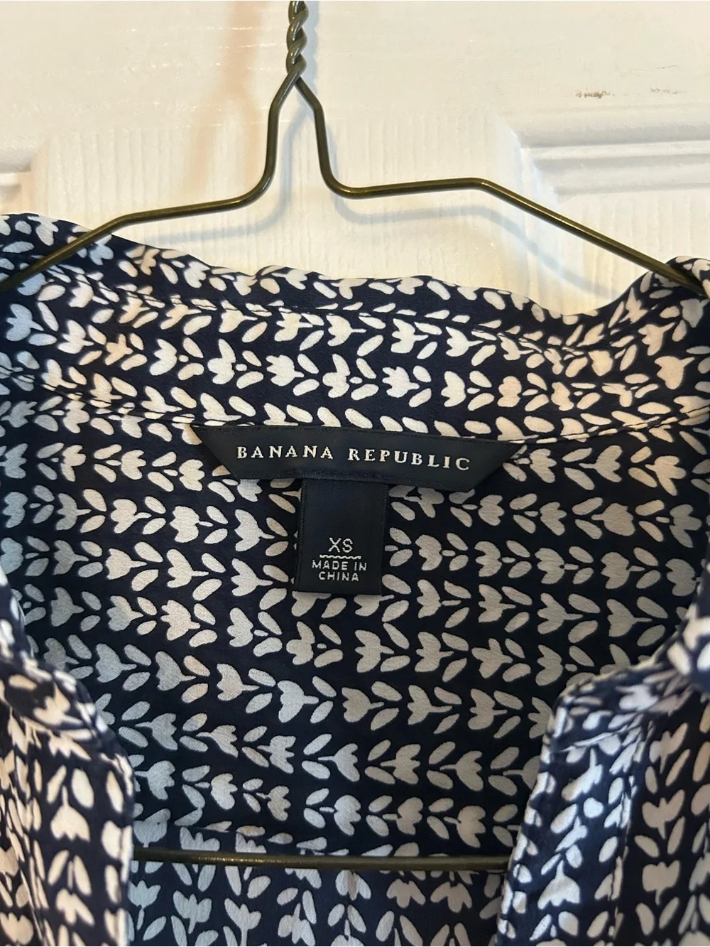 Banana Republic Navy & White Printed Button-Front Blouse